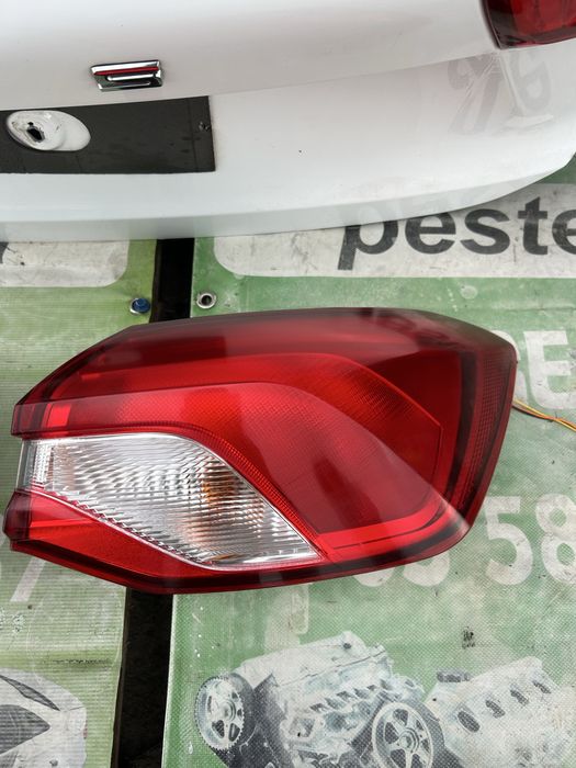 Stop dreapta aripă  Ford Focus 4 hatchback