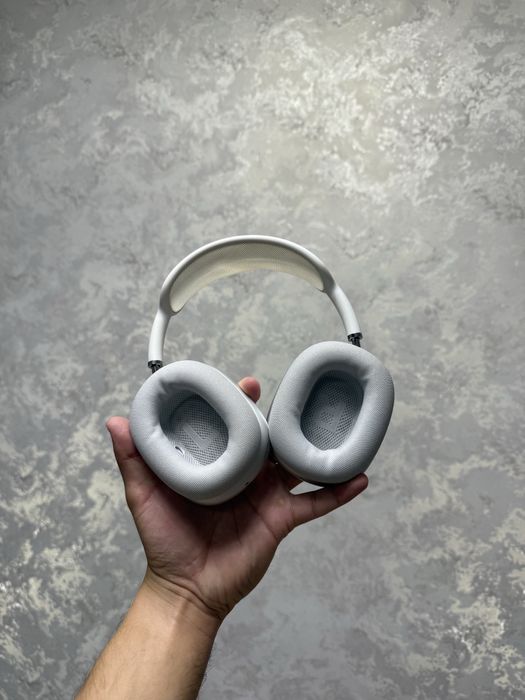 Airpods Max generation 1