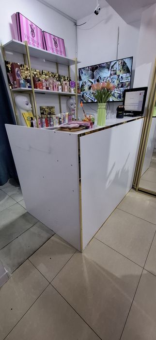 Reseption kassa stoli sotiladi