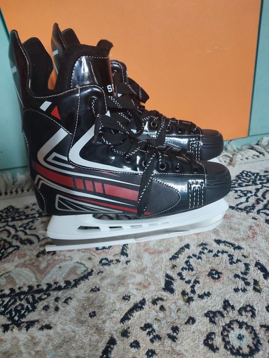 Продам коньки...