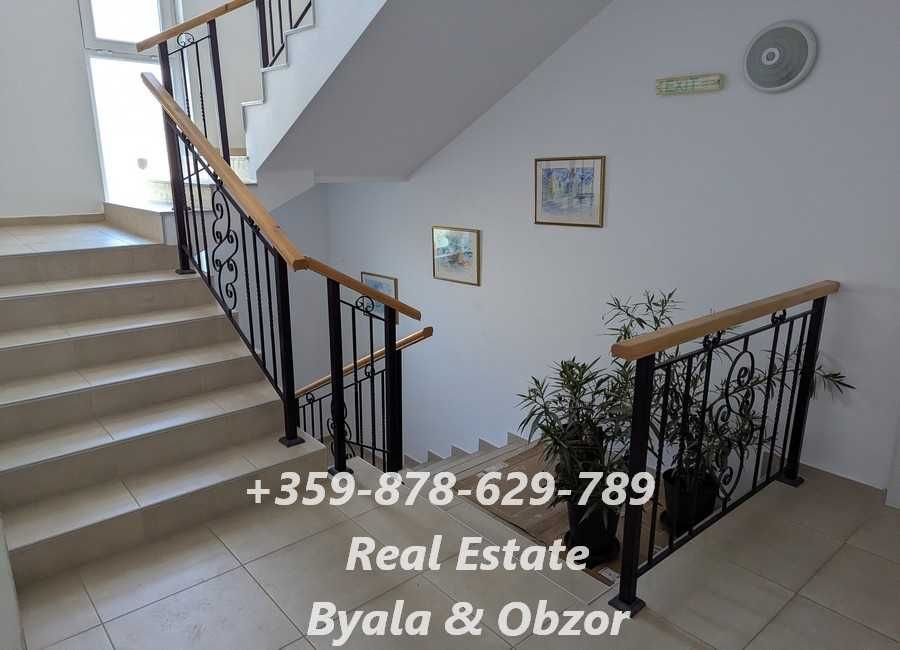 Просторен двустаен апоартамент с 2 бани и с голяма тераса