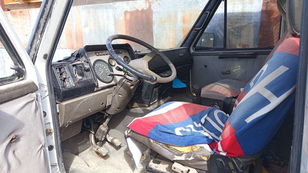 Schimb camioneta Iveco basculabila cu capre sau oi