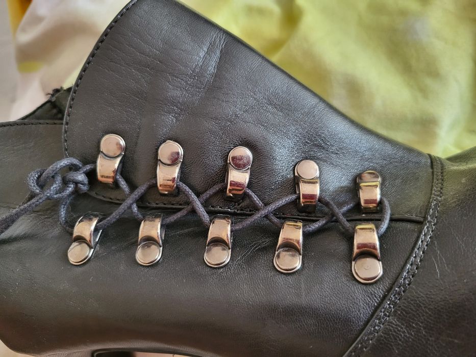 Vând botine piele naturală   Kazar