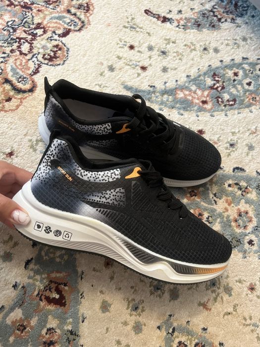 Мужские кроссовки