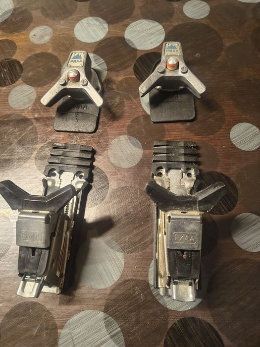 Ски младост 180 см чисто нови