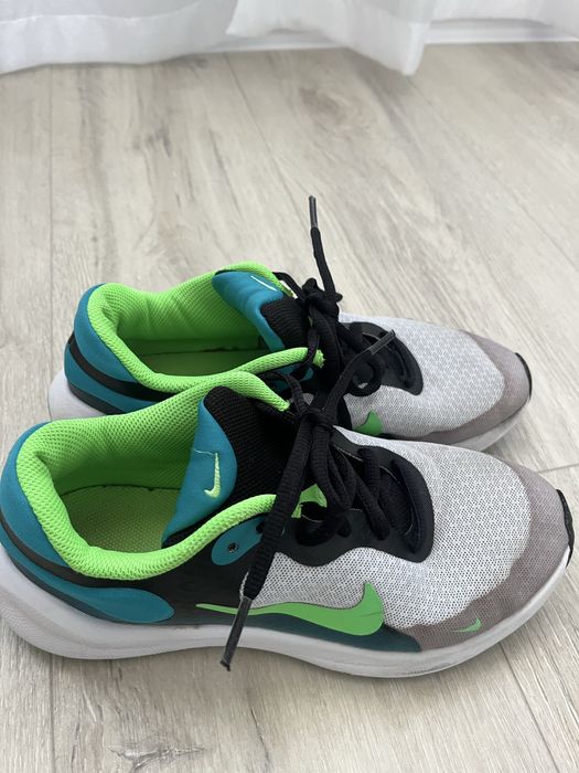 Маратонки Nike….