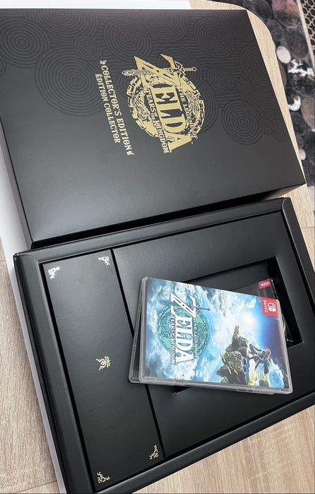 Nintendo Switch OLED. Zelda Edition