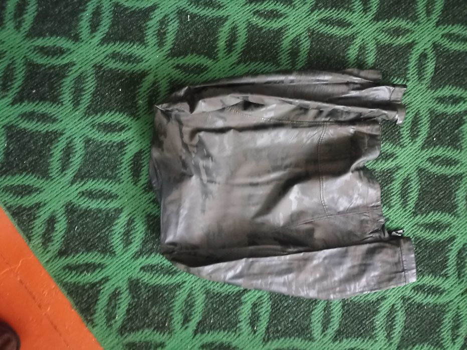 Кожанная куртка б/у