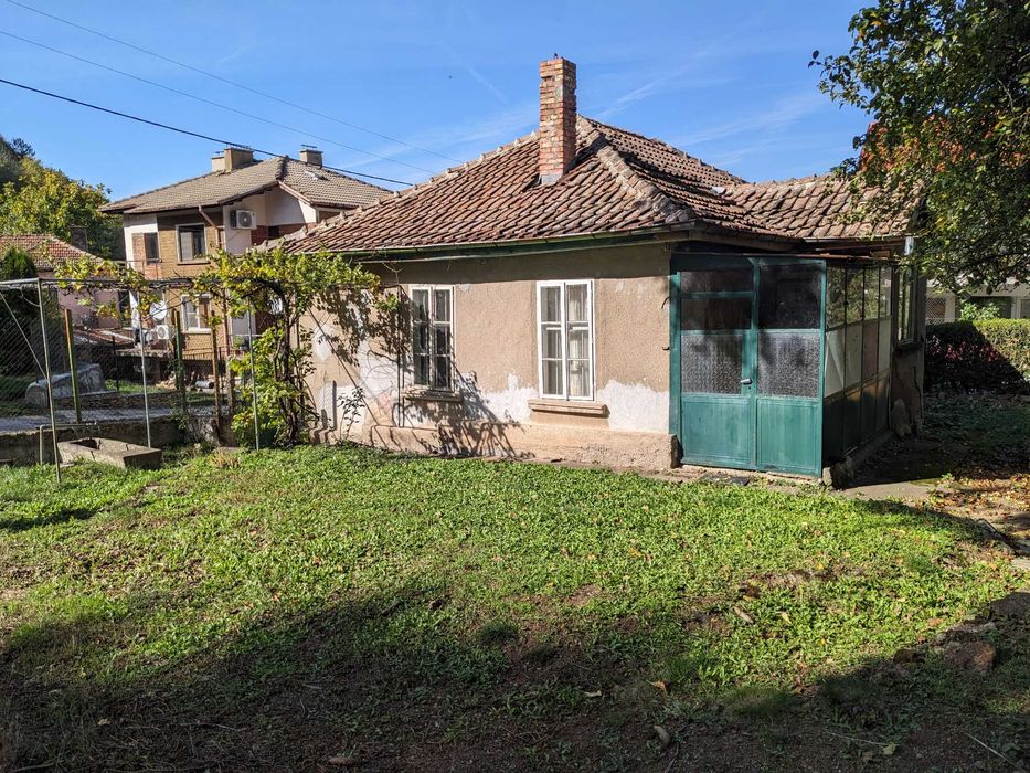 Продава се Къща в Брезник - 80 кв.м за 538 €/кв.м - Снимка #2