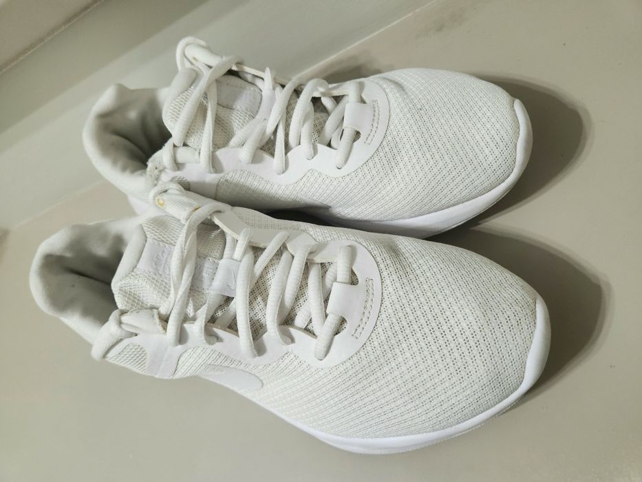 Nike белые кроссовки оригинал 39р