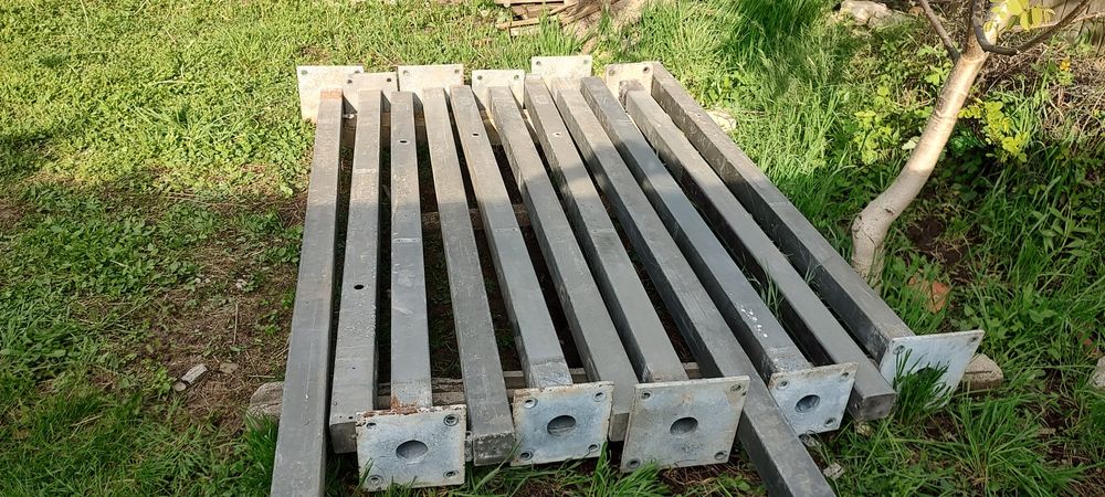 Stâlpi Fier și Aluminiu cu talpă