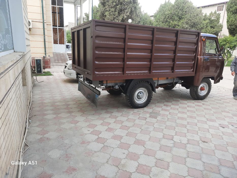 Uaz bartavoy 3303 rusumi,raqami 75/074,1987 yili