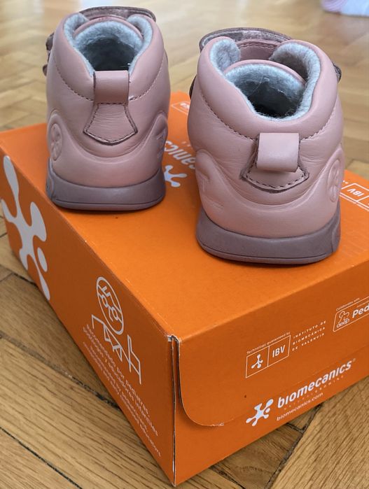 Обувки Biomecanics с вълна