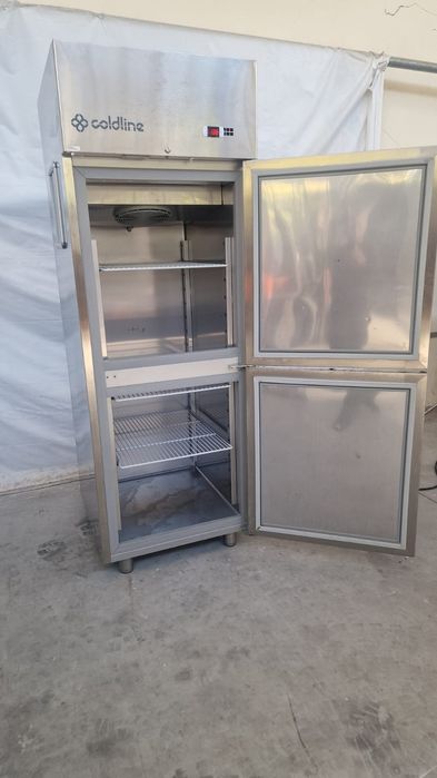 Плюсов хладилник Coldline изцяло от неръждаема стомана