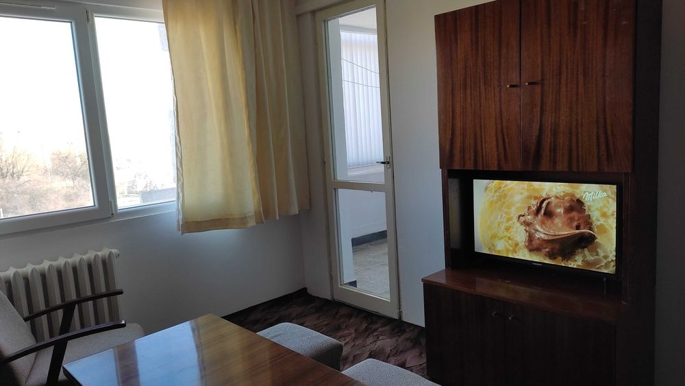 Собственик дава под наем двустаен апартамент в центъра на гр.Шумен