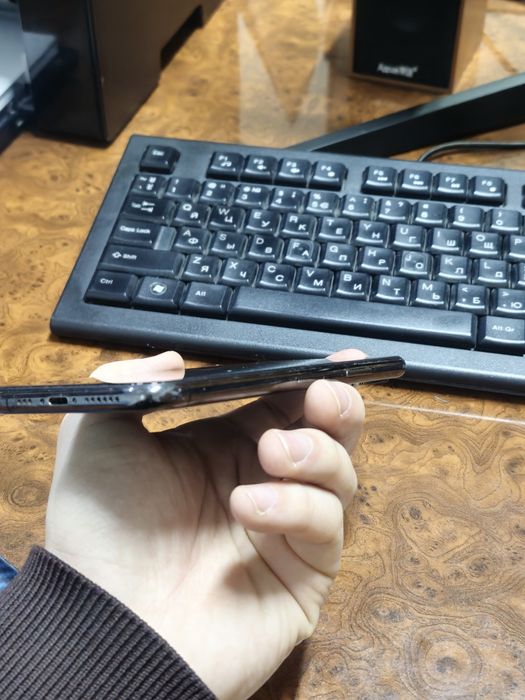 IPhone Xc ideal srochno sotiladi