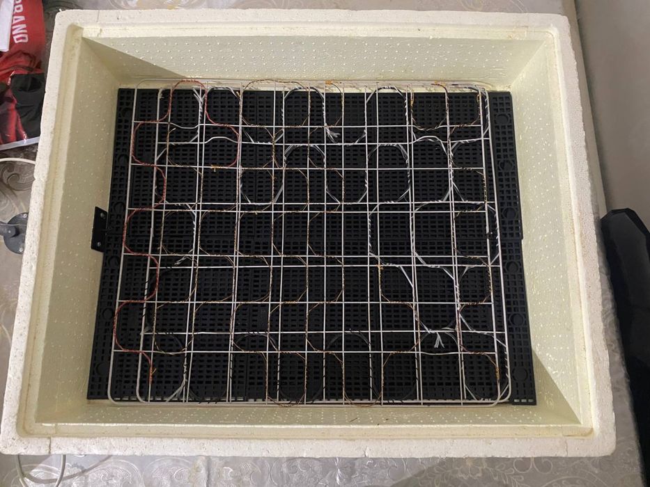 Инкубатор сотилади