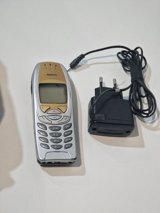 Nokia 6310i , funcțional  doar pe Speaker  cu încărcător original