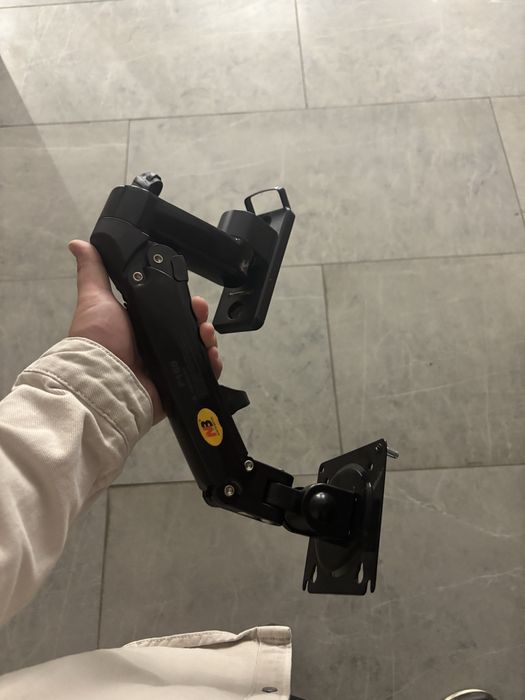 Кронштейн  на стенный для компа