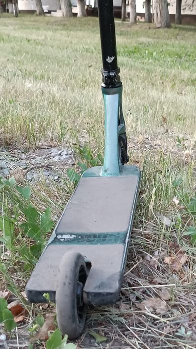 Продам трюковой самокат Blunt Prodigy S9 Street