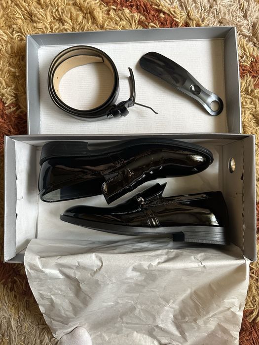 Pantofi barbati  eleganti de lac fara siret NOI