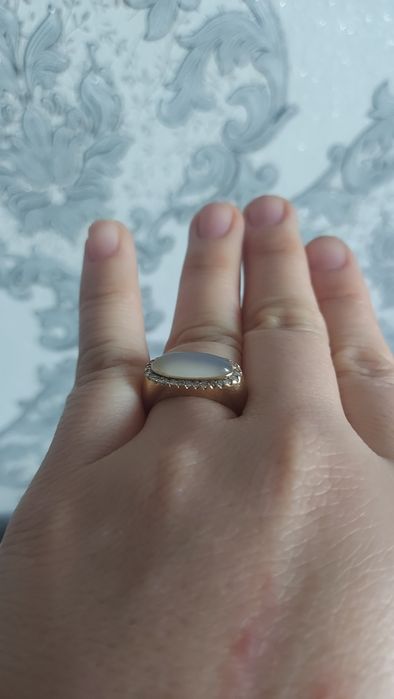 Золотое бриллиантовое кольцо