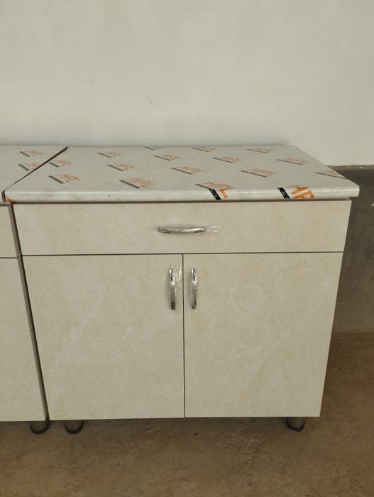 Кухонный рабочий стол