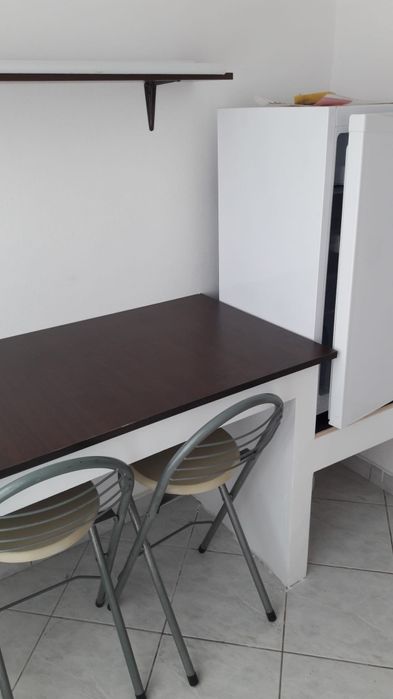 Închiriez apartament cu o cameră la casă