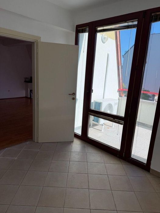 Дава се под наем Тристаен апартамент в София, Лозенец - 86 кв.м за 850 € - Снимка #9
