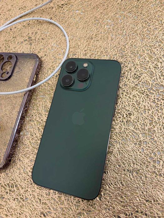 Apple iPhone 13 Pro, 128 GB, Alpine Green, като нов