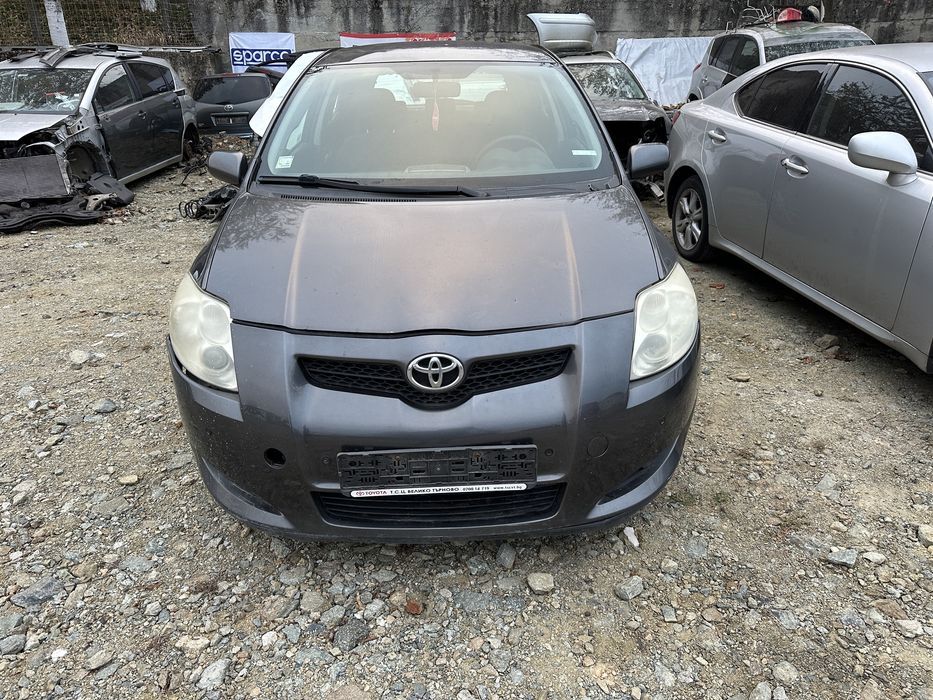 Toyota Auris Тойота Аурис 1.4 d4d 90 кс ММТ кутия НА ЧАСТИ!