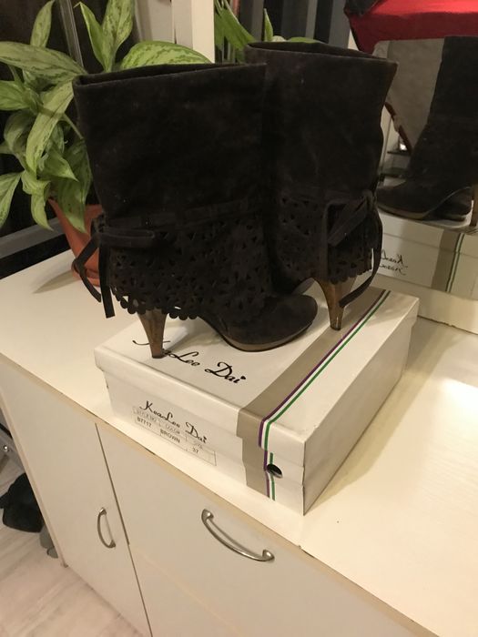 Дамски боти по 15 лв