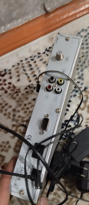 цифровой спутниковый ресивер (тюнер).