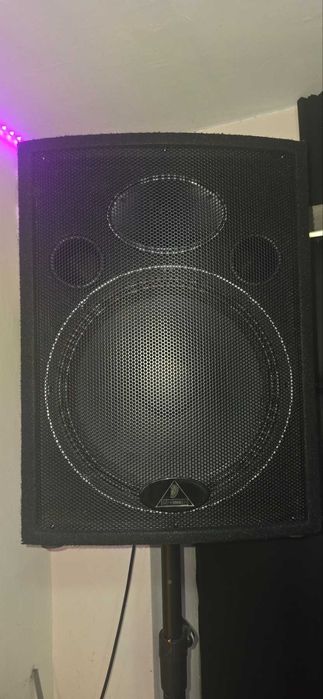 Продавам Професионална Озвучителна Система Behringer