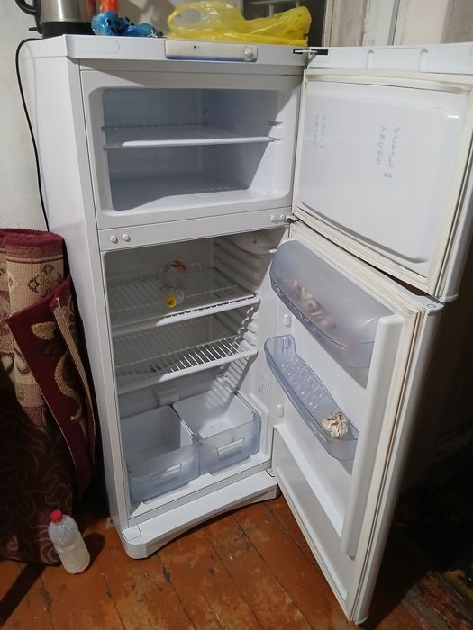 Продам холодильник