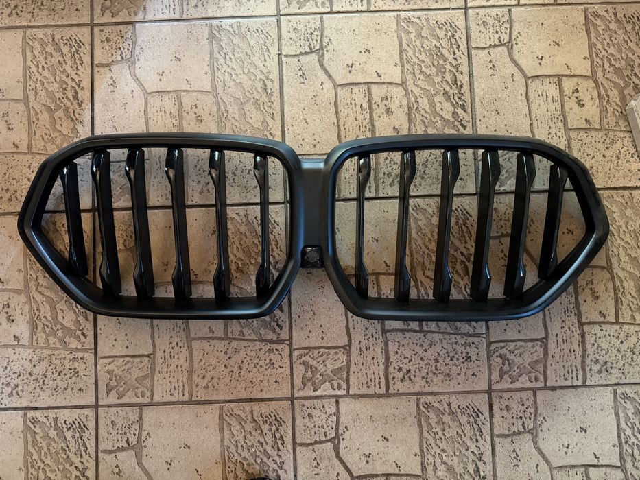 Grila centrala BMW X6 / G06
