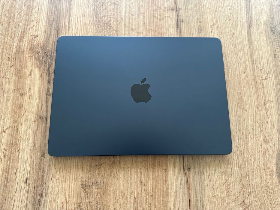 MacBook Air 13" M4 Chip 10-CPU, 8-GPU, 16GB RAM, 256GB SSD В ГАРАНЦИЯ