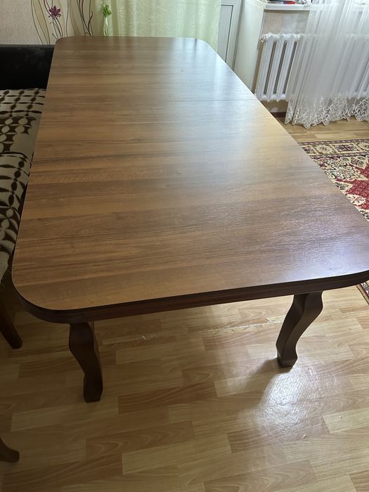 Стол для гостиной