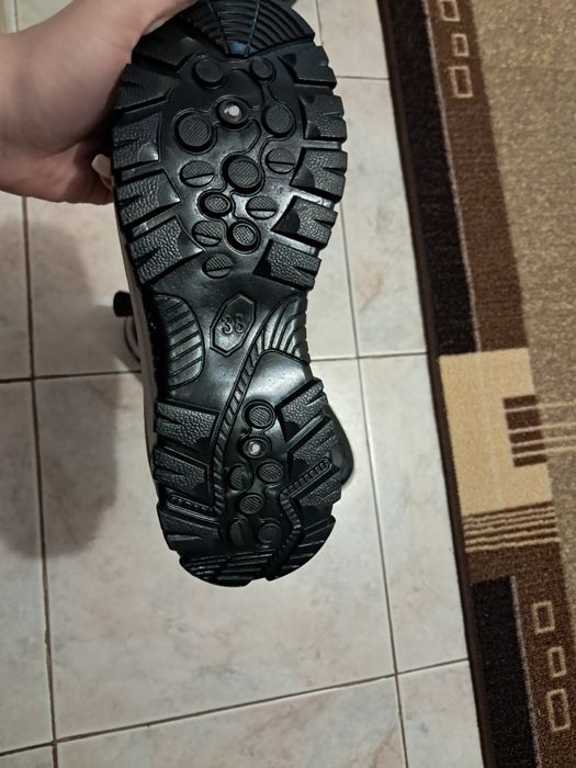 Нови не обувани обувки