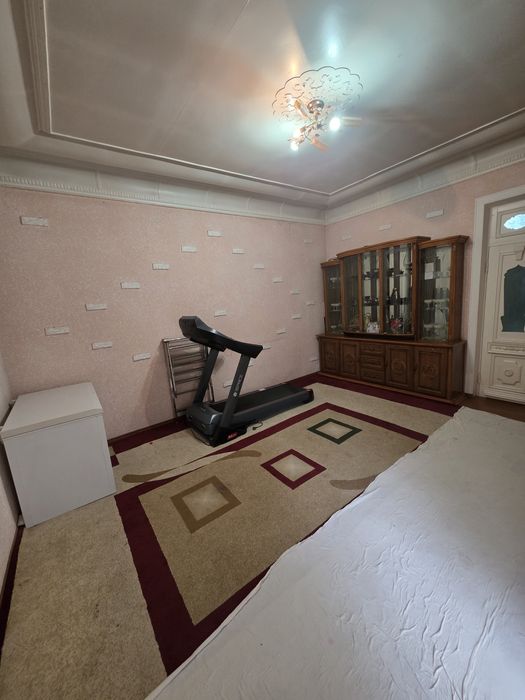 Дурмон  махалласида 5 хона  7 сотихли уй сотилади.