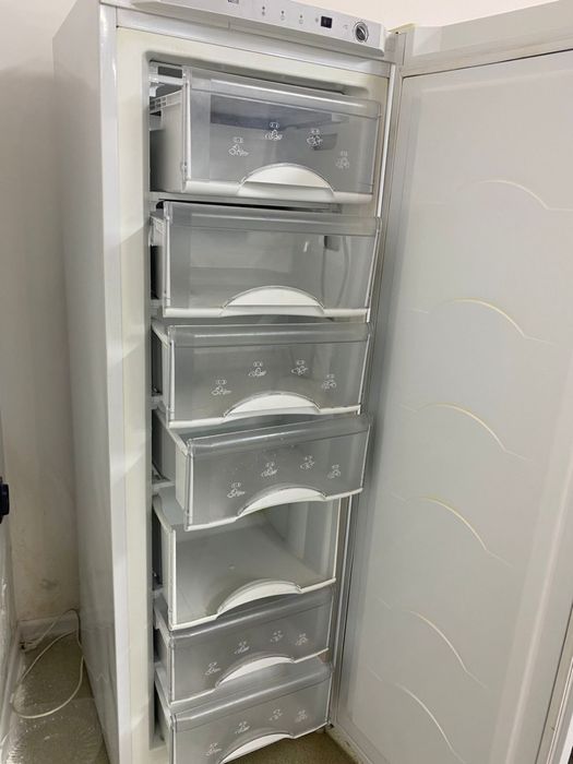 Морозильник вертикальный