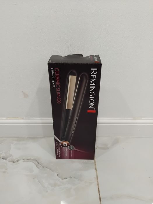 Placă de îndreptat părul Remington S1510