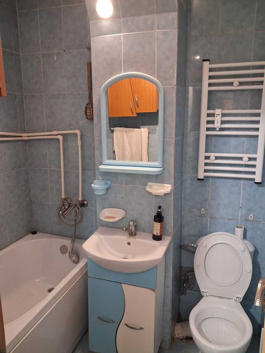 Închiriez apartament