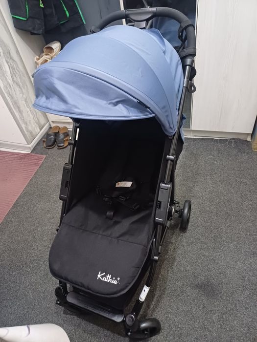 Продаётся фирменный коляска