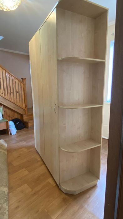 Продам шкаф в прихожую
