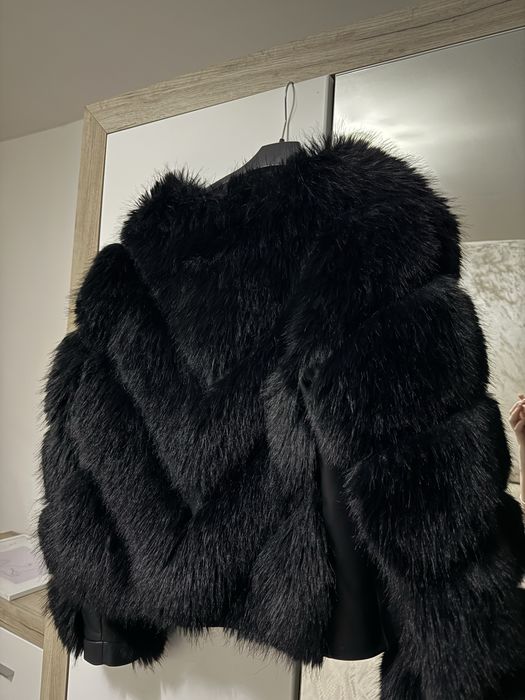 Blană naturală neagră