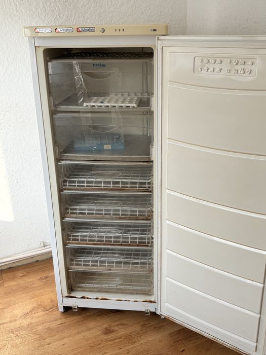 Combina frigorifica Arctic si Congelator Arctic