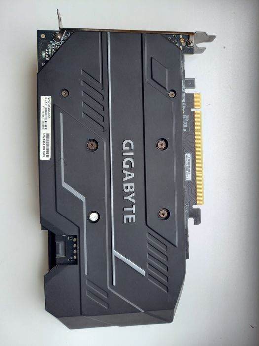 Gtx 1660 super 6 gb ( gigabyte)