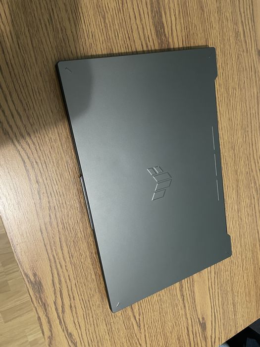 ASUS TUF GAMING 17” Ryzen 7445HS RTX 4050 (schimb cu PC)