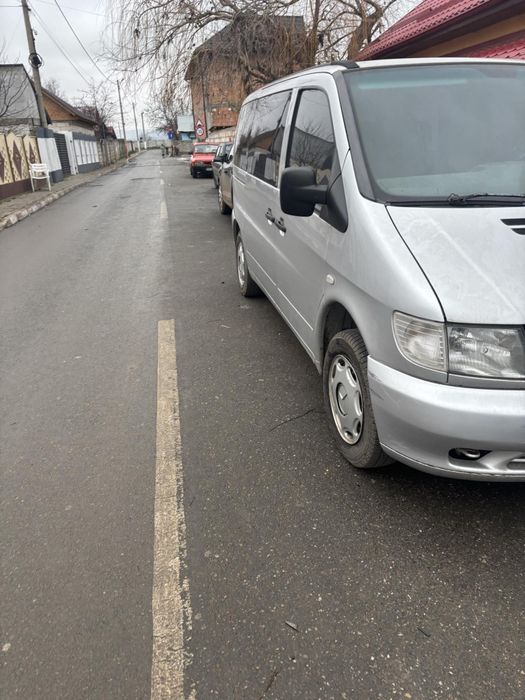 Vând Mercedes vito